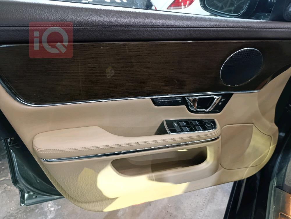 جاگوار F-Pace